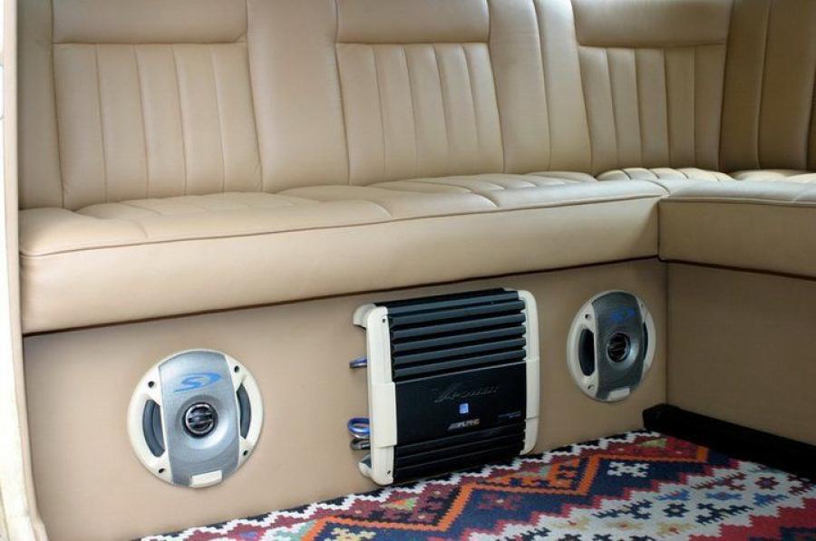  Volkswagen T2 Microbus Giveaway 1978 года  (фото 12 из 14)